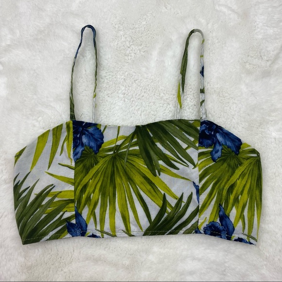 Brandy Melville Tops - Brandy Melville Hawaiian Leaf Print Mini Crop Top